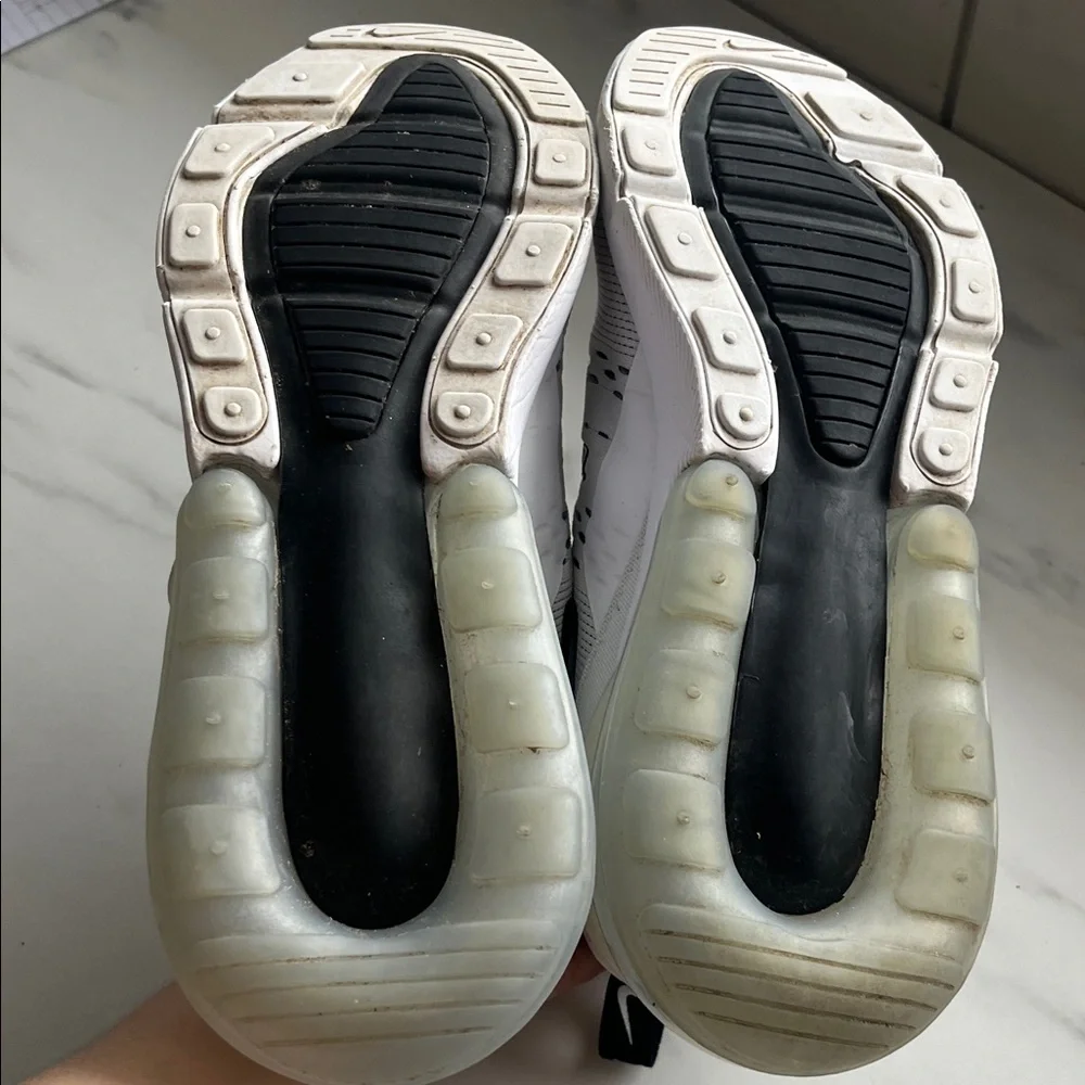 Nike White & Black Air Max 270 Running Shoes - Picture 7 of 13